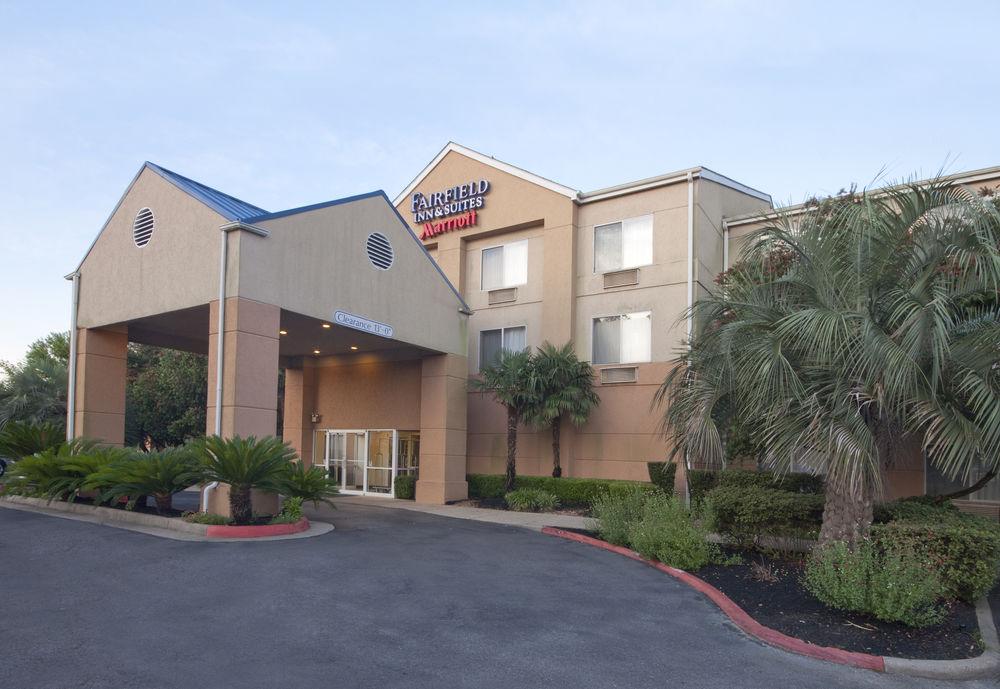 Fairfield Inn & Suites Бомонт Экстерьер фото
