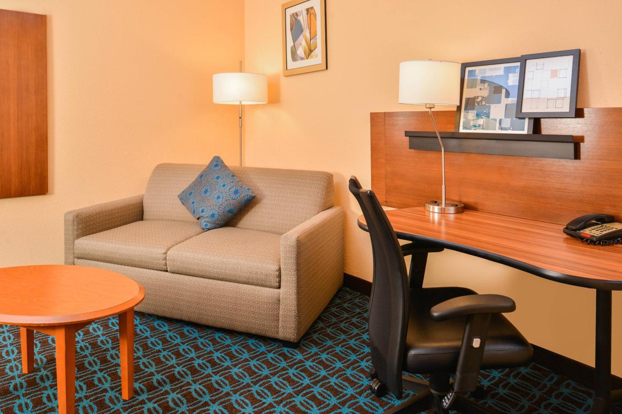 Fairfield Inn & Suites Бомонт Экстерьер фото