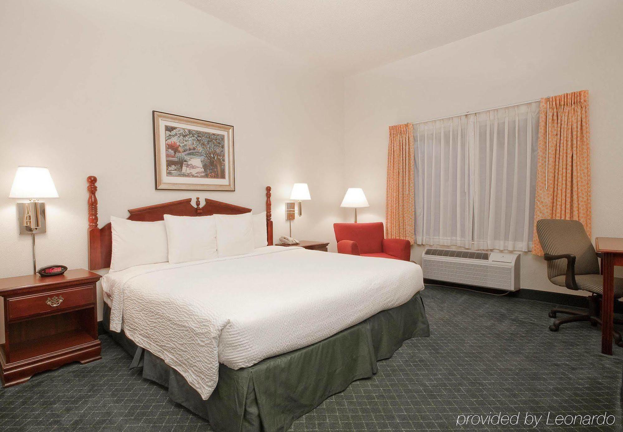 Fairfield Inn & Suites Бомонт Экстерьер фото