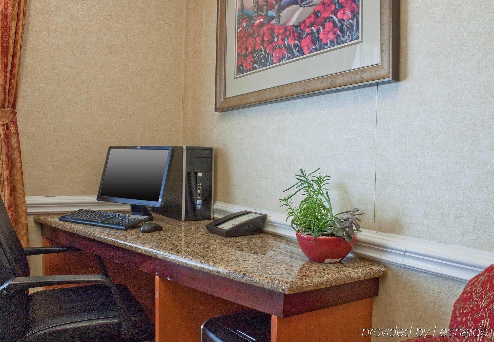 Fairfield Inn & Suites Бомонт Экстерьер фото